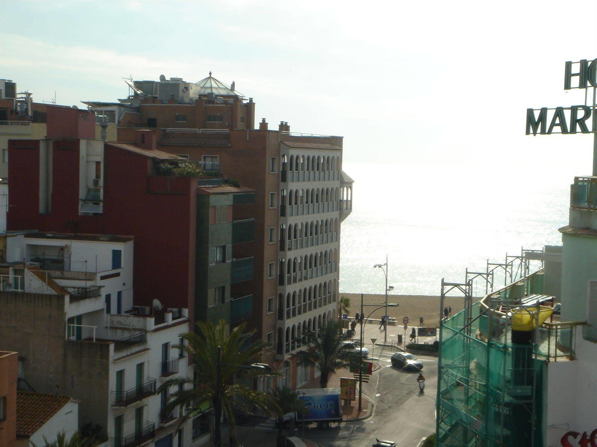 Blanco Y Negro Apartments Lloret de Mar Luaran gambar